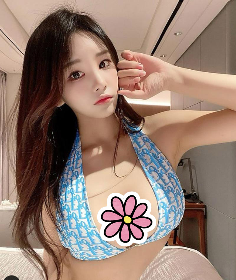 Hot girl 18+ Yuri show vòng 1 bốc lửa trên Instagram 6