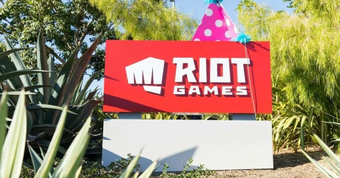 riot-09 Riot đồng ý chi 100 triệu đô để bồi thường cho phụ nữ bị phân biệt đối xử