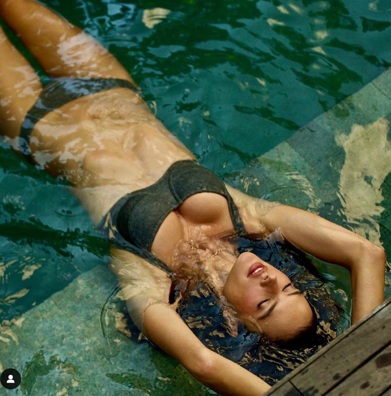 Alessandra Ambrosio trong bộ bikini nóng bỏng 2