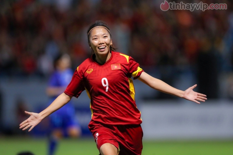 Huỳnh Như vinh dự được xuất hiện trên poster World Cup 2023