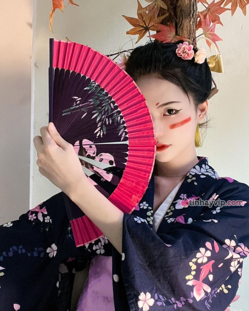Nữ streamer Liên Quân và màn cosplay gái Nhật độc đáo