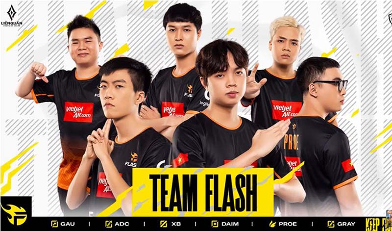 Ở 'dưới đáy xã hội', Team Flash được mời dự giải quốc tế