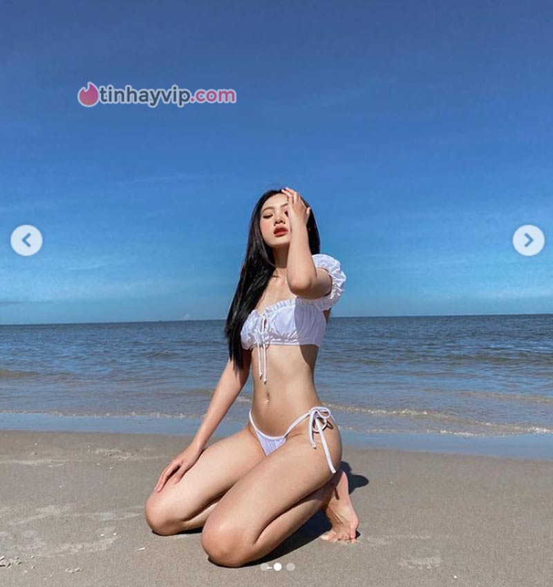 Trần Hoàng Anh Thư khoe dáng trong 3 bộ bikini