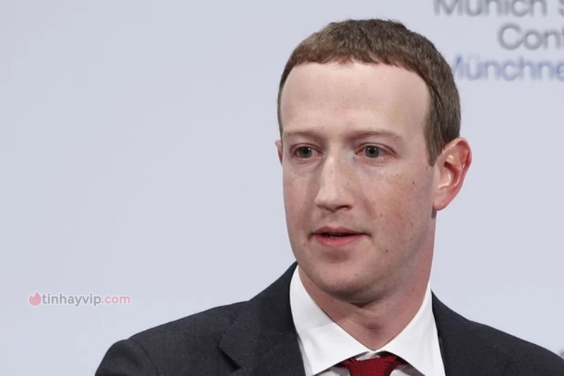 Mark Zuckerberg cần chú ý đến Facebook