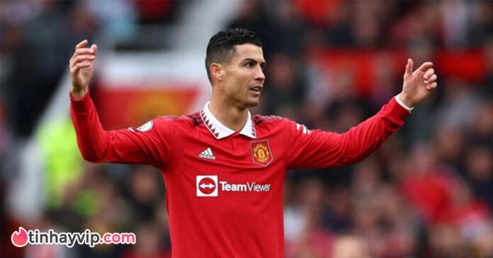 nghi-van-ronaldo-bi-kick-khoi-nhom-chat-mu Nghi vấn Ronaldo bị kick khỏi nhóm chat MU vì drama khó đỡ
