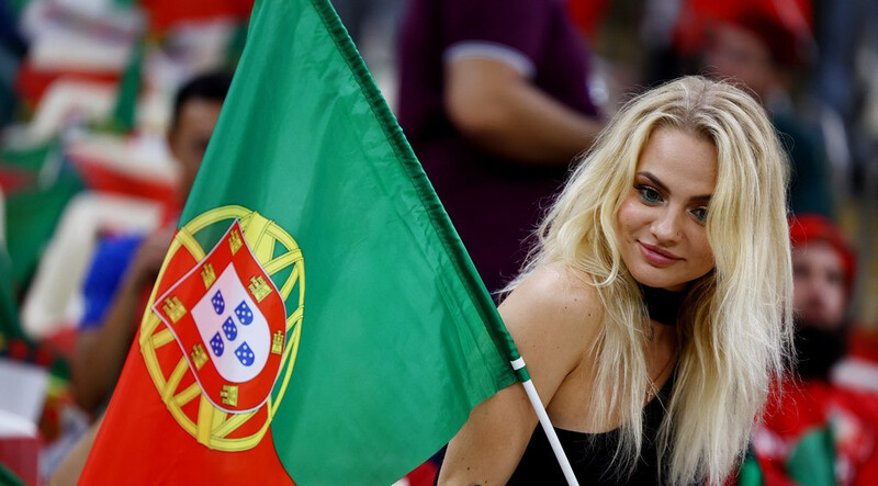 Chiêm ngưỡng dàn hot girl đốt cháy khán đài World Cup 2022 3