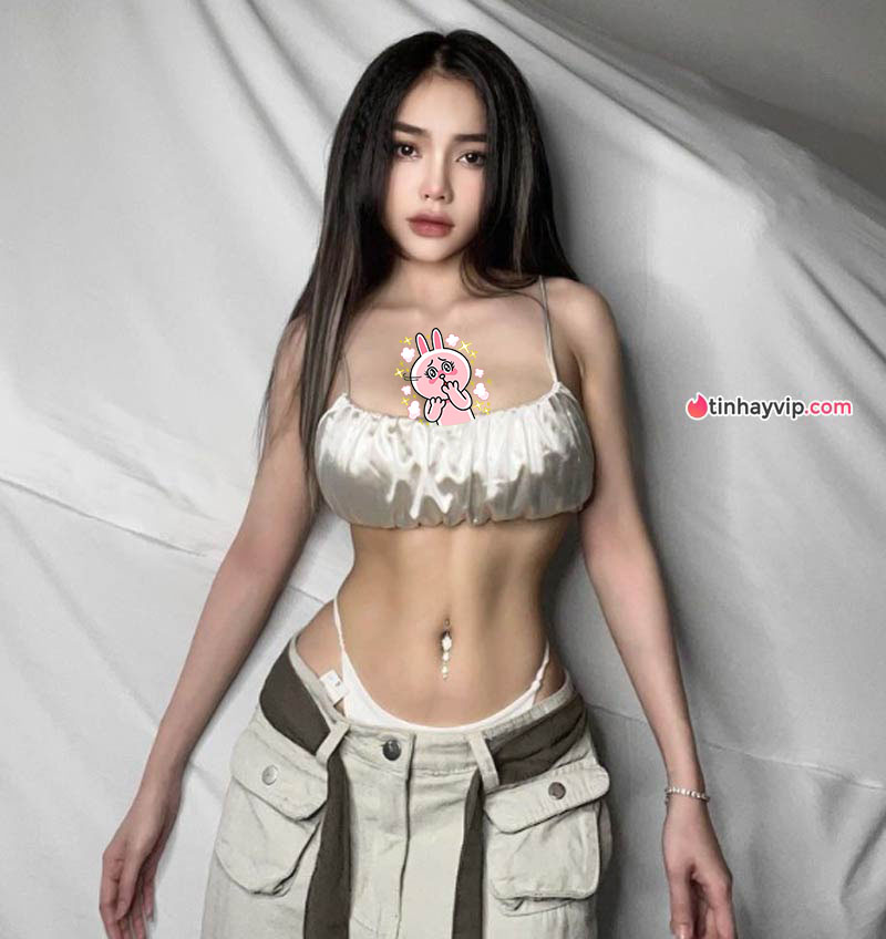 Dương Mỹ Diện gây sốt với loạt ảnh body nở nang khét từ vòng 1 đến vòng 3 Dương Mỹ Diện