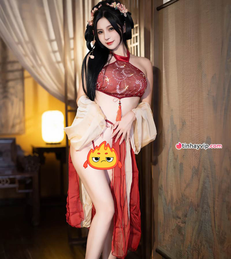 Hot girl 18+ diện cổ phục gây tranh cãi 2