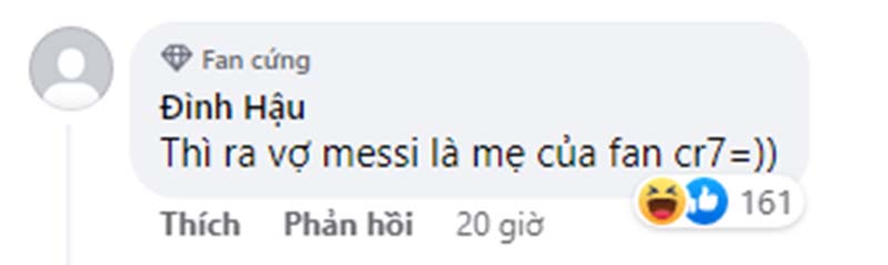 Vợ Messi combat và mắng "fan CR7" vì ném kẹo ăn dở vào người hâm mộ