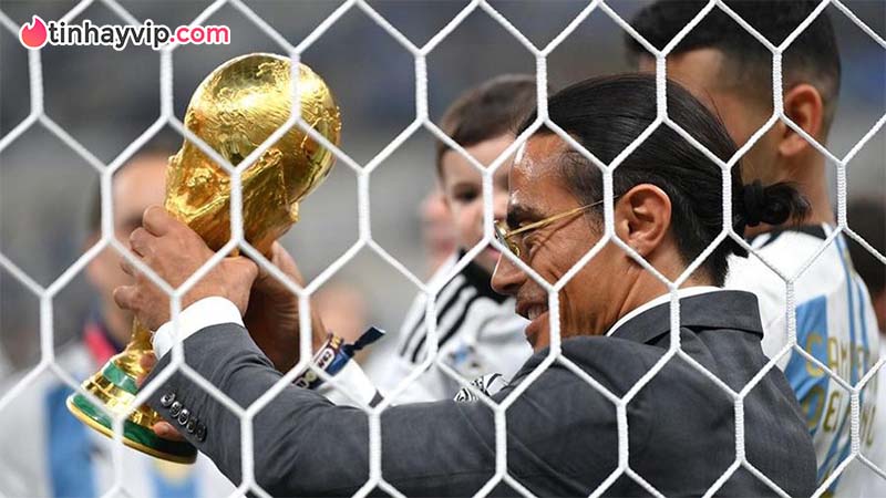 World Cup 2022: FIFA gặp rắc rối vì thánh rắc muối