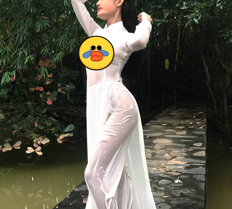 Phản cảm áo dài xuyên thấu không nội y 4
