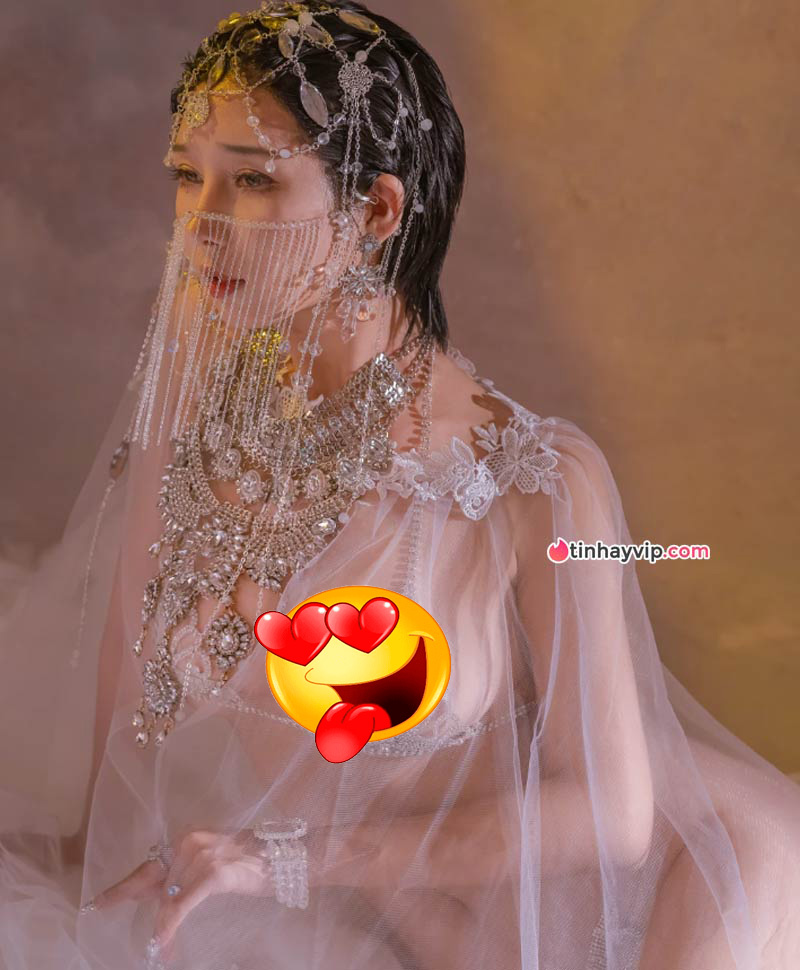 Hot girl 18+ chụp ảnh với vải xuyên thấu 5