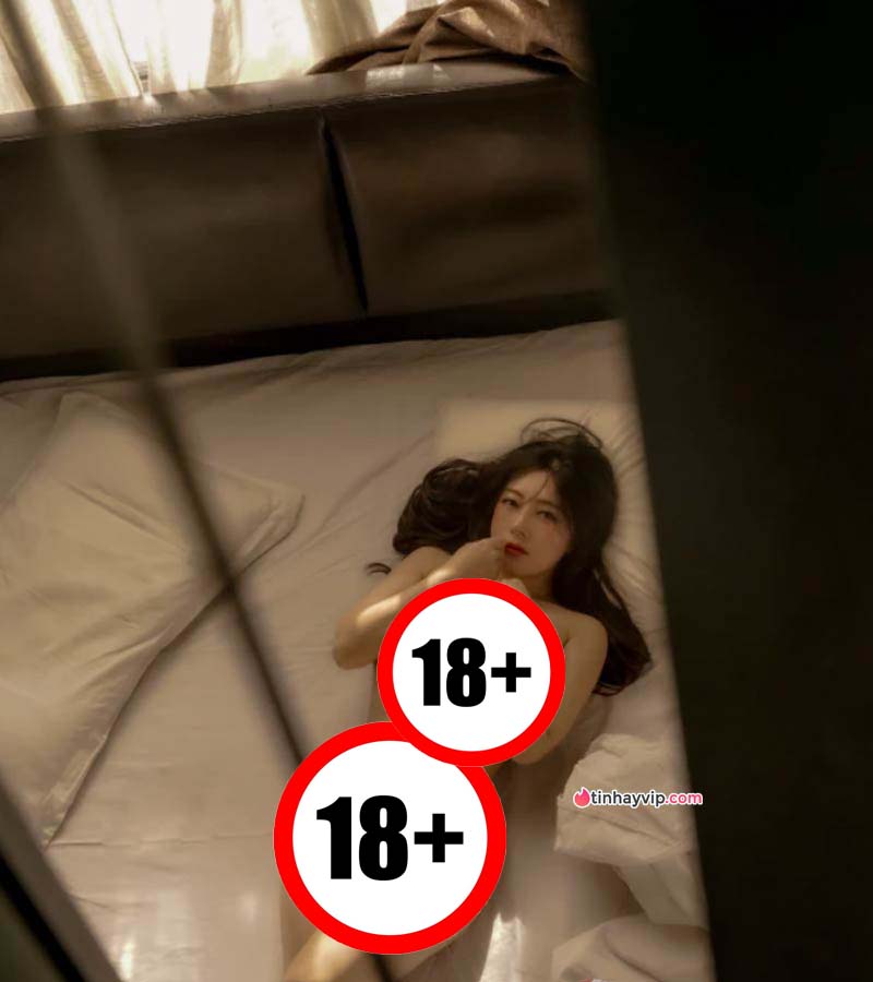 Leak bộ ảnh ngủ nude của hot girl 18+ GiGi
