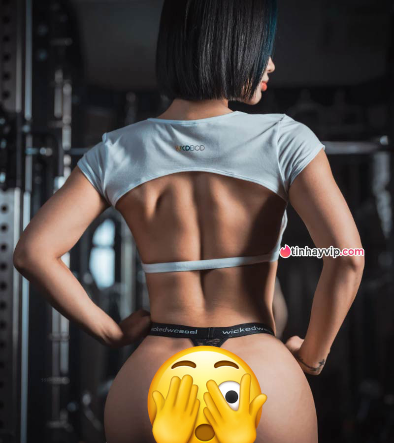 Hot girl 18+ khoe body chắc nịch 1