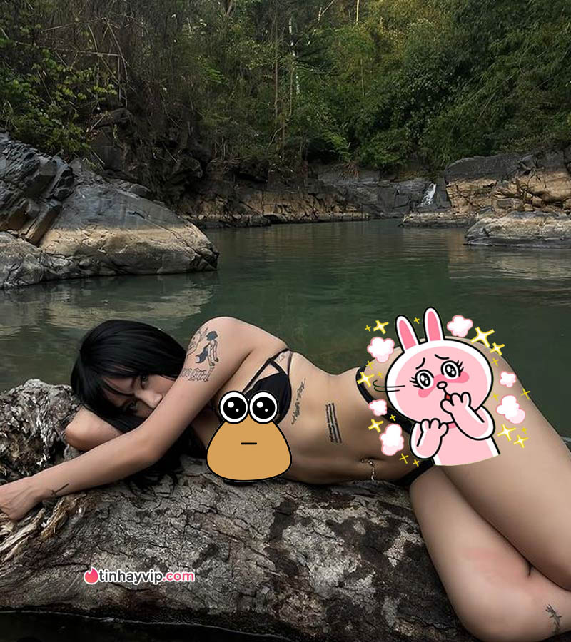 Leak ảnh cởi bạo của Quitmell 6