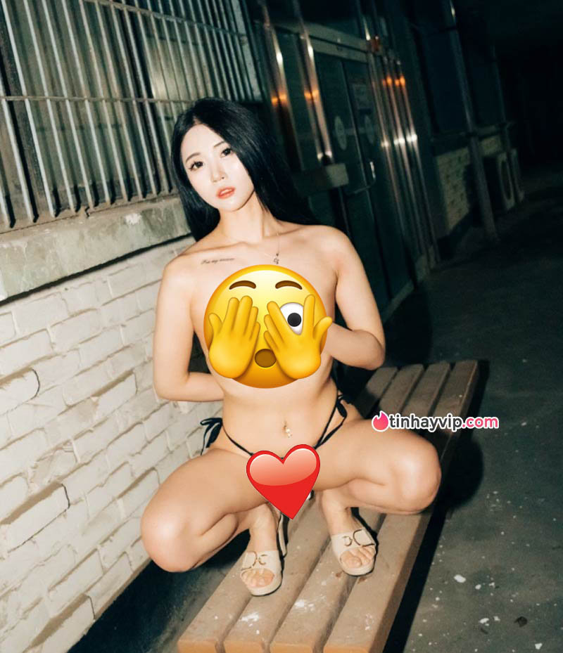 Hot girl 18+ Bomi show hàng 3