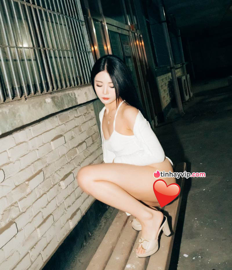 Hot girl 18+ Bomi show hàng 4