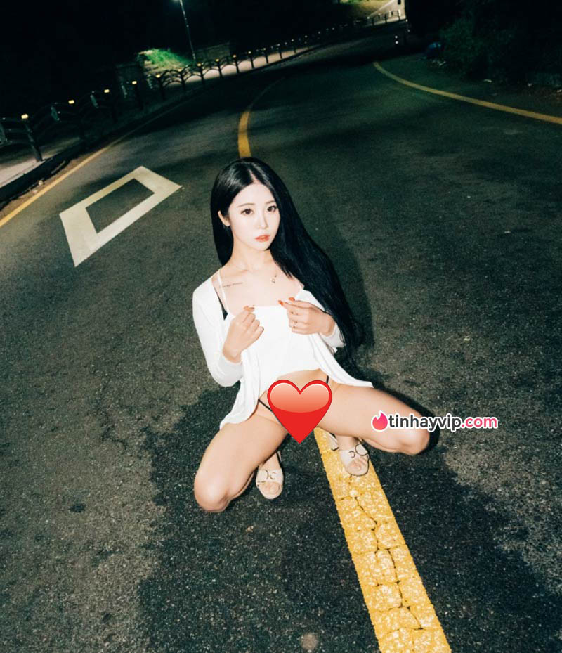 Hot girl 18+ Bomi show hàng 6
