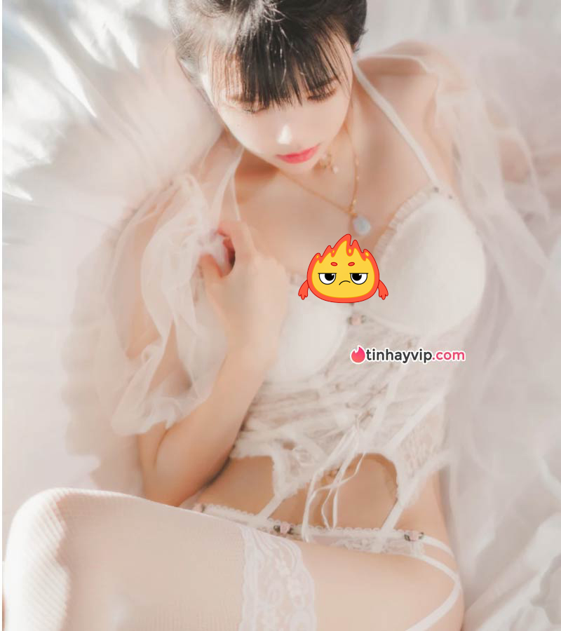 Hot girl 18+ nổi tiếng sau video quảng cáo nội y 4