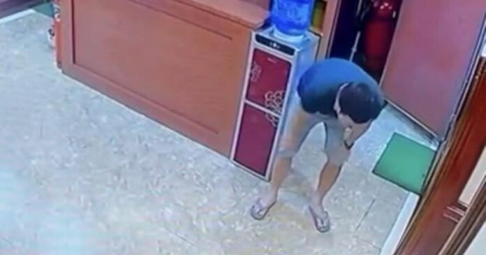 say-thuoc-lao-00 Clip người đàn ông rơi xuống biển do say thuốc lào