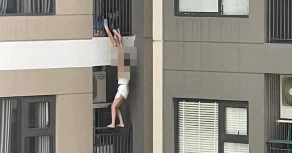 Cận cảnh clip người phụ nữ té lầu ở Smart City Tây Mỗ