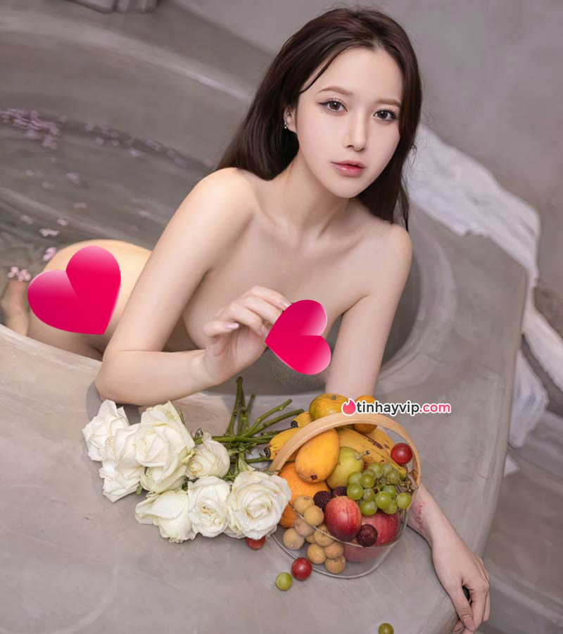Hot girl 18+ Fish tung ảnh tắm khỏa thân 2