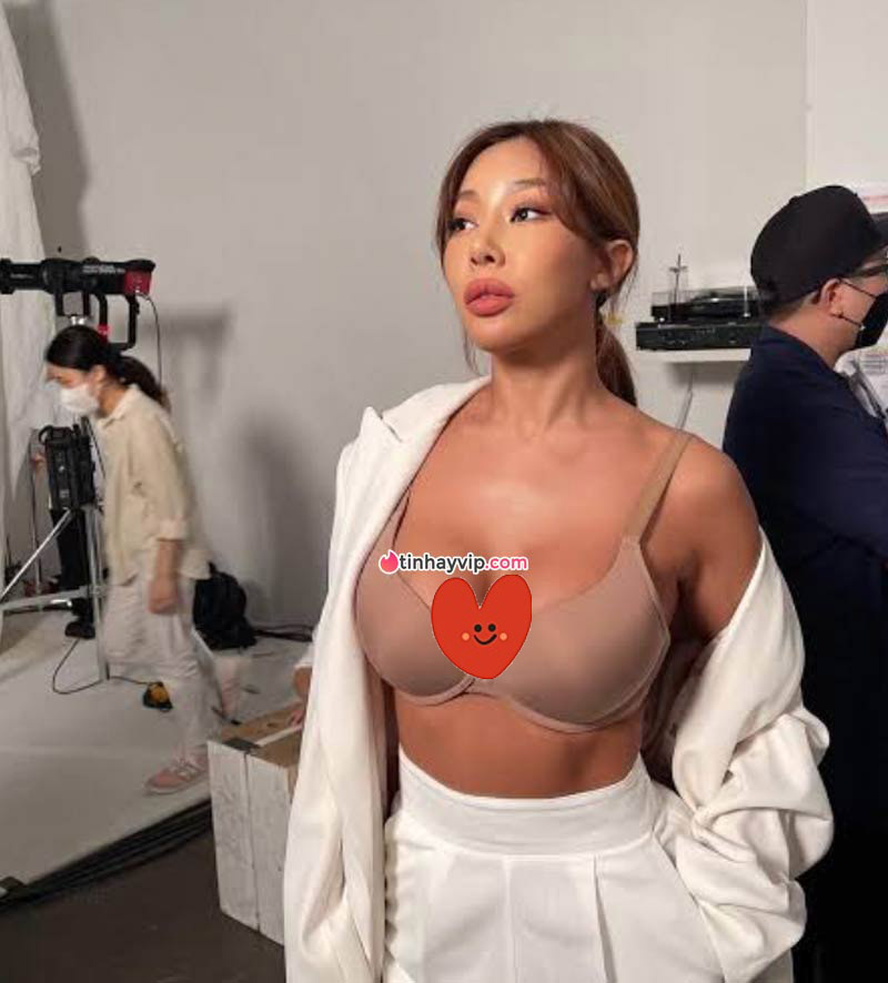 Jessi đến Hà Nội  1