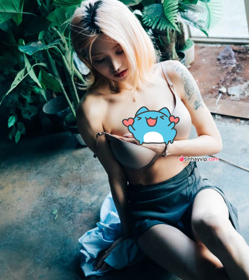 Hot girl 18+ Taeri show hàng 3