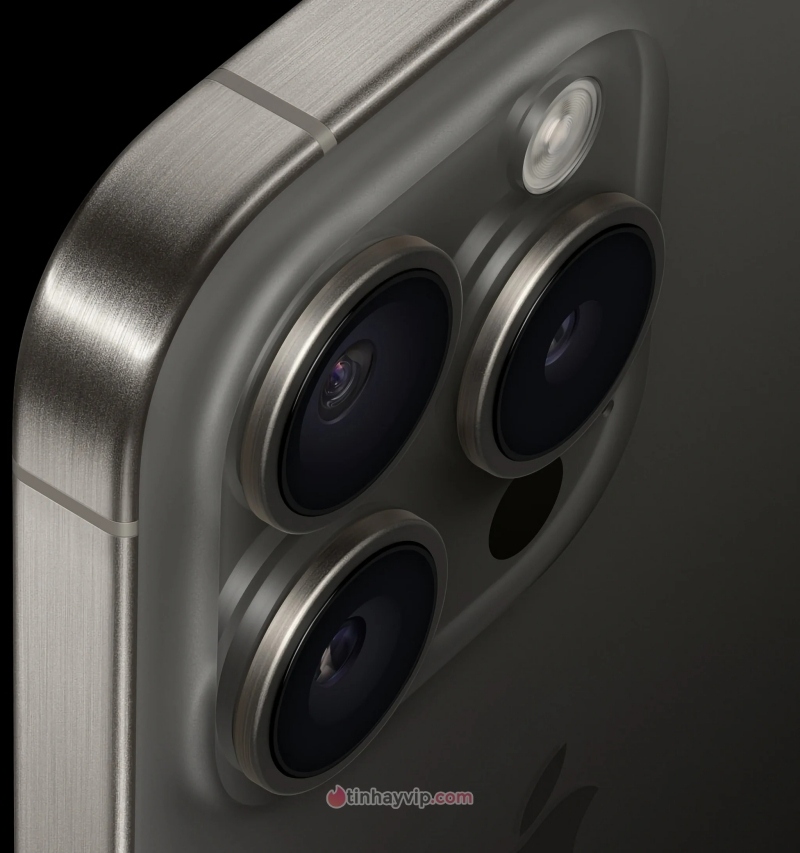 iPhone 15 Pro Max Titanium có giá lên đến 70 triệu đồng