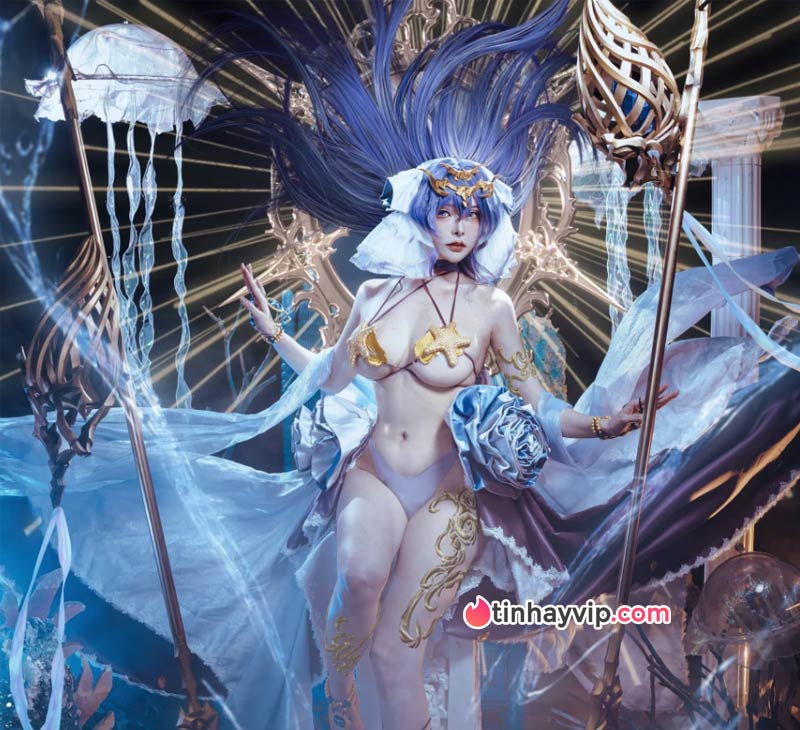 Xia Qiu cosplay nữ thần biển 3
