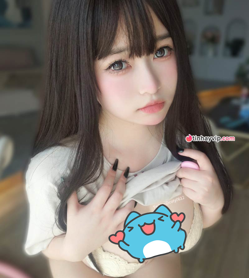 Hot girl 18+ Coty show hàng 4