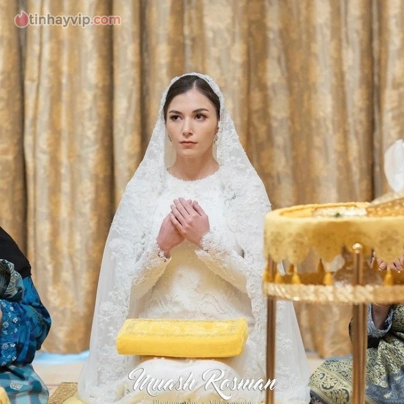 Gia thế của cô gái cưới Hoàng tử Brunei
