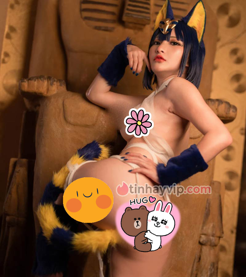 Tiểu Định cosplay Ankha 3