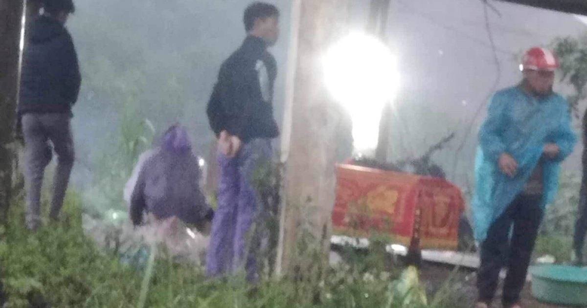 Cận cảnh công nhân bị tại nạn do máy xay đá tại Nghệ An
