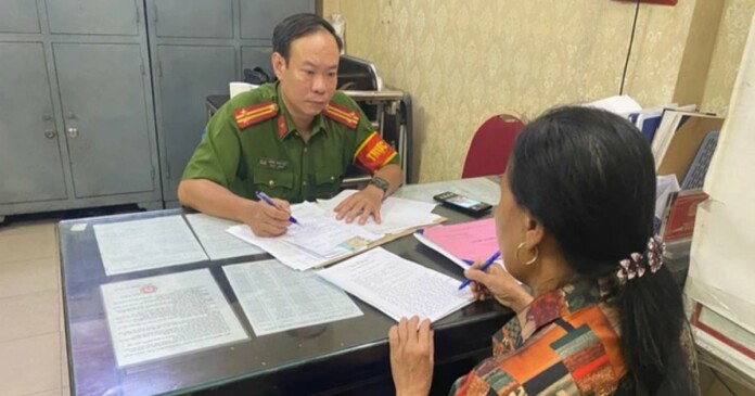3-qua-dua-01 Người phụ nữ bán 3 quả dứa giá 500K trình diện Công an