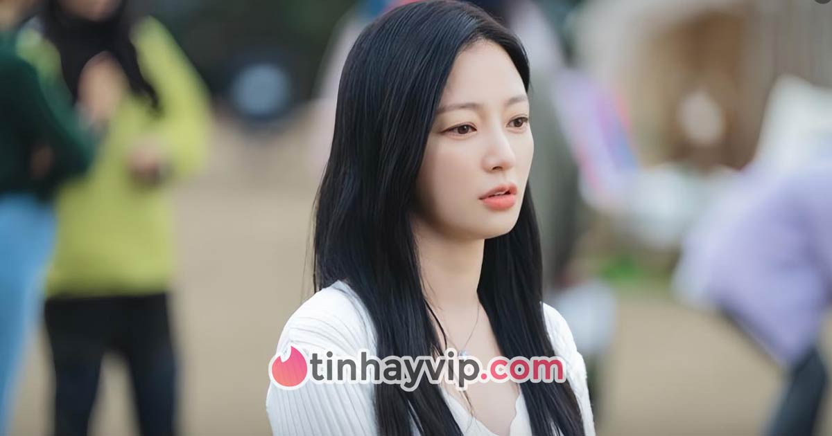 Song Ha Yoon (Marry My Husband) bị tố bạo lực học đường
