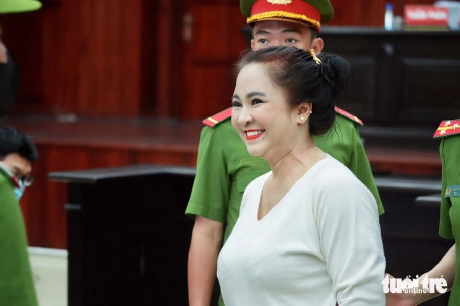 Bà Nguyễn Phương Hằng tại tòa án ngày 4/4/2024 
