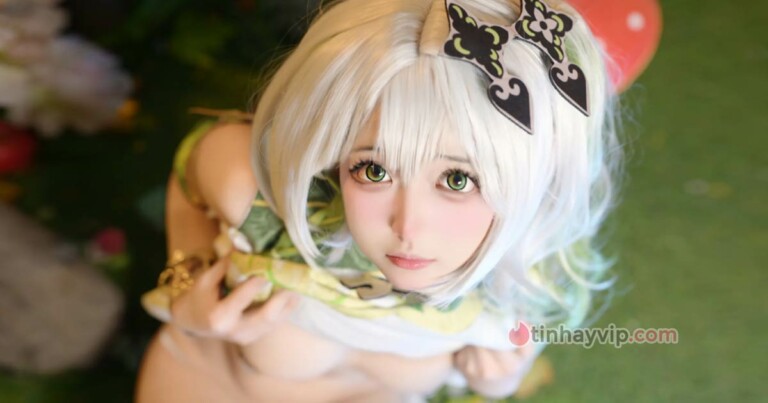 Raika Jiang cosplay Nahida mặt baby nhưng show hàng khét lẹt