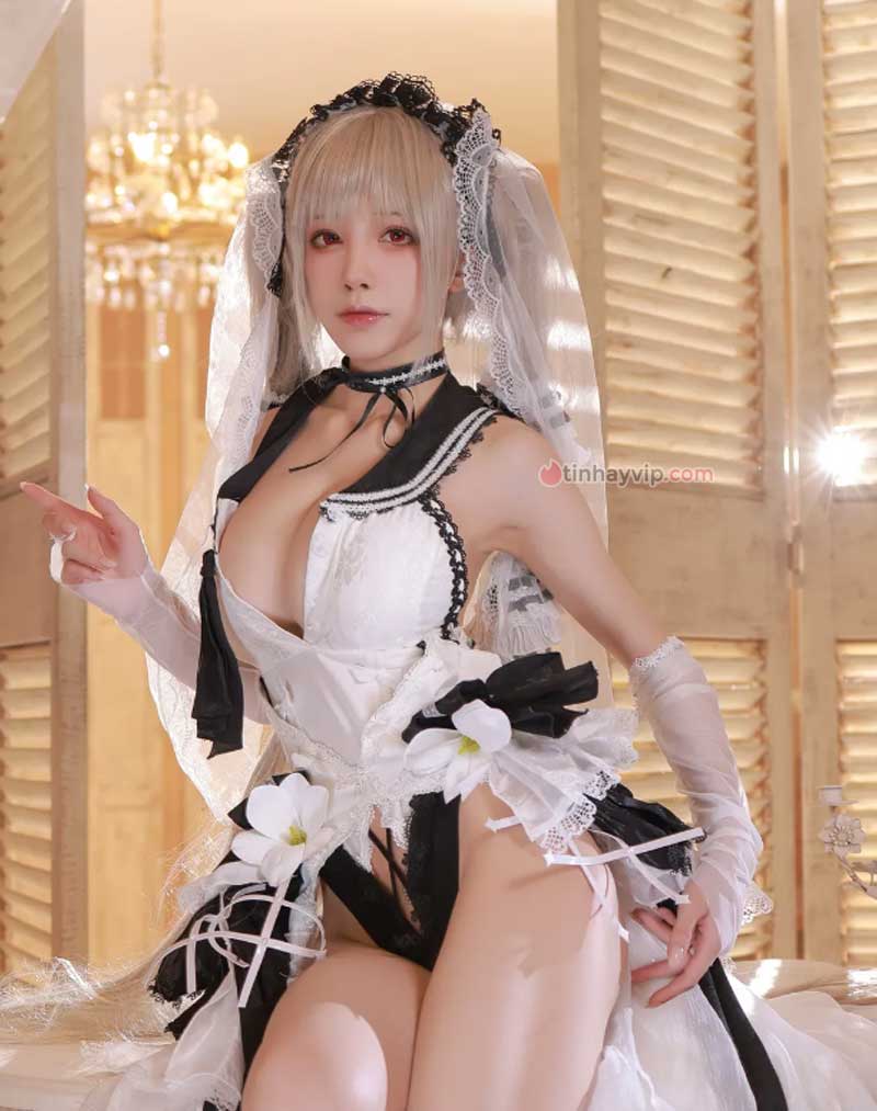 Aqua cosplay Formidable 18+