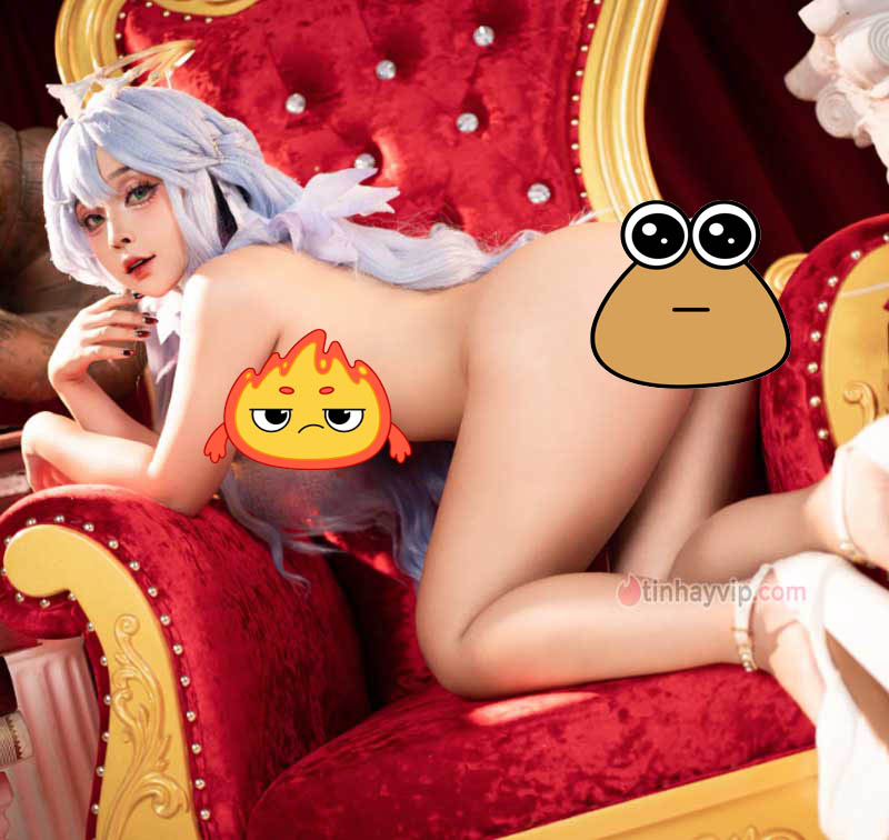 Saya Momo cosplay Robin 18+