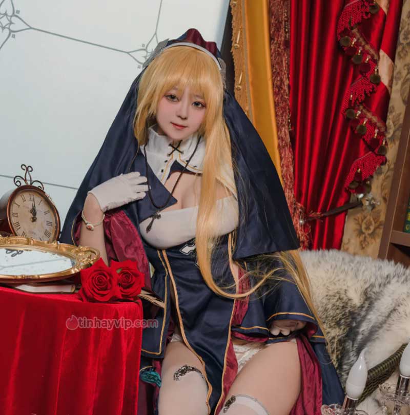 Muzhiben Lan cosplay nữ tu sĩ 18+