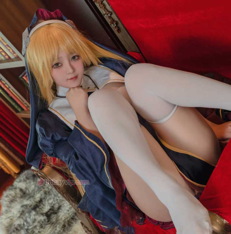 Muzhiben Lan cosplay nữ tu sĩ 18+