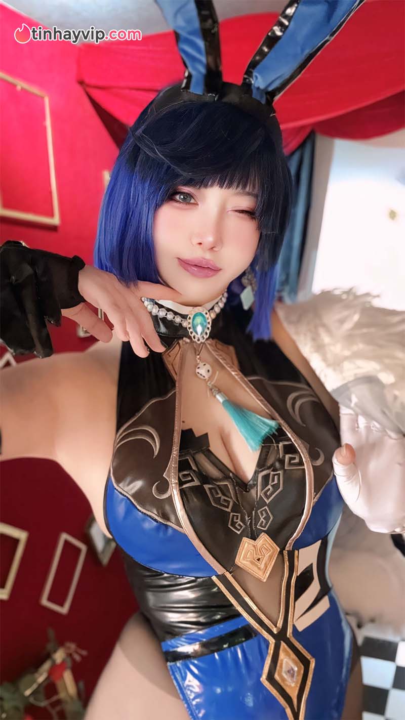 Tạo hình bốc lửa đầy cuốn hút của cosplayer Neuneu