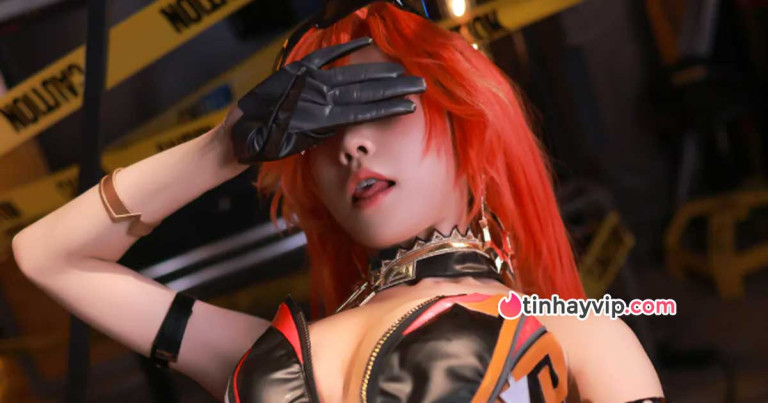 Aqua cosplay Mavuika Genshin Impact vừa ngầu vừa khét