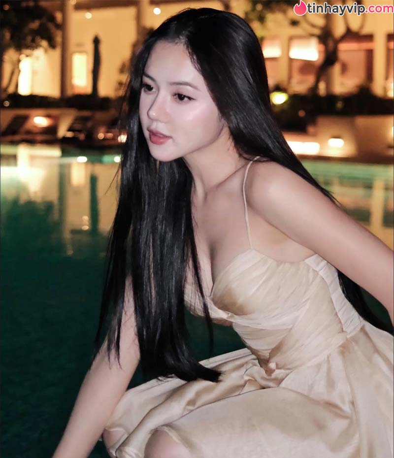 Bị so kè với Xoài Non, hot girl Bò Chảnh đã làm điều không tưởng