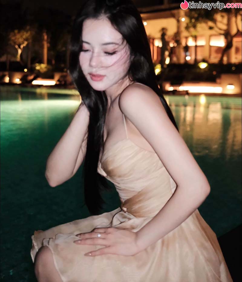 Bị so kè với Xoài Non, hot girl Bò Chảnh đã làm điều không tưởng