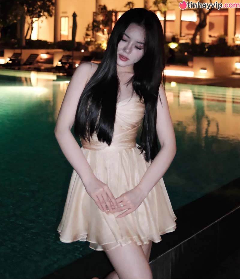 Bị so kè với Xoài Non, hot girl Bò Chảnh đã làm điều không tưởng