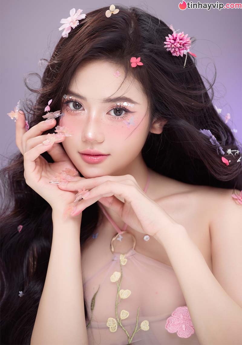 Bò Chảnh cởi phăng áo khiến CĐM bùng nổ