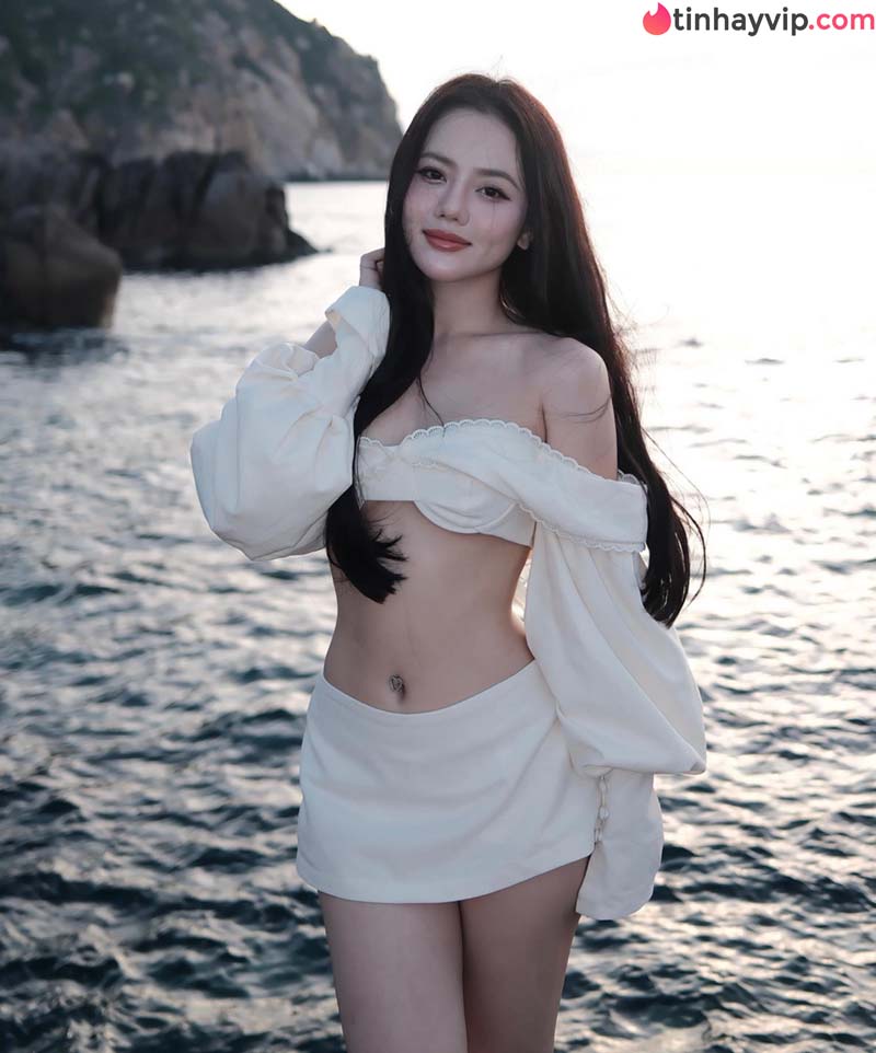 Bò Chảnh cởi phăng áo khiến CĐM bùng nổ