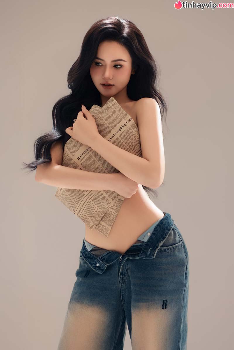 Bò Chảnh cởi phăng áo khiến CĐM bùng nổ